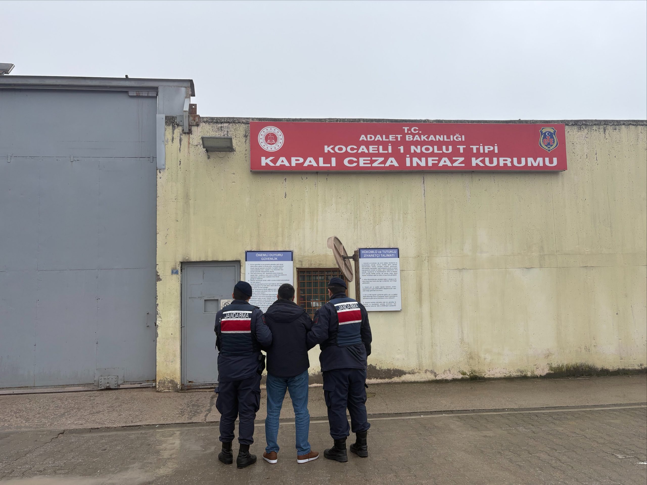 Kocaeli İl Jandarma Komutanlığı ekipleri, FETÖ/PDY üyeliğinden 6 yıl 10