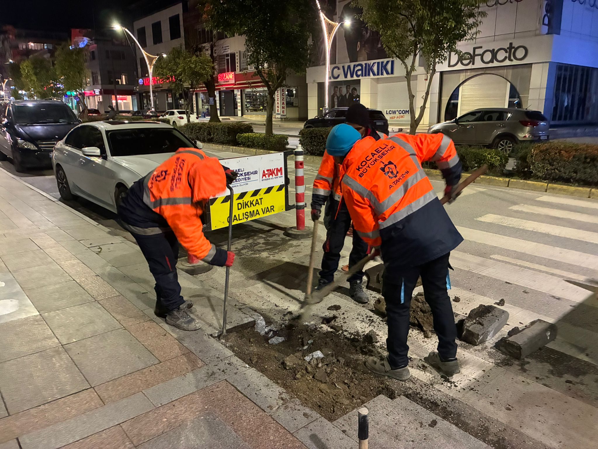 Kocaeli Büyükşehir Belediyesi, engelli bireylerin günlük yaşamını kolaylaştırmak ve kent