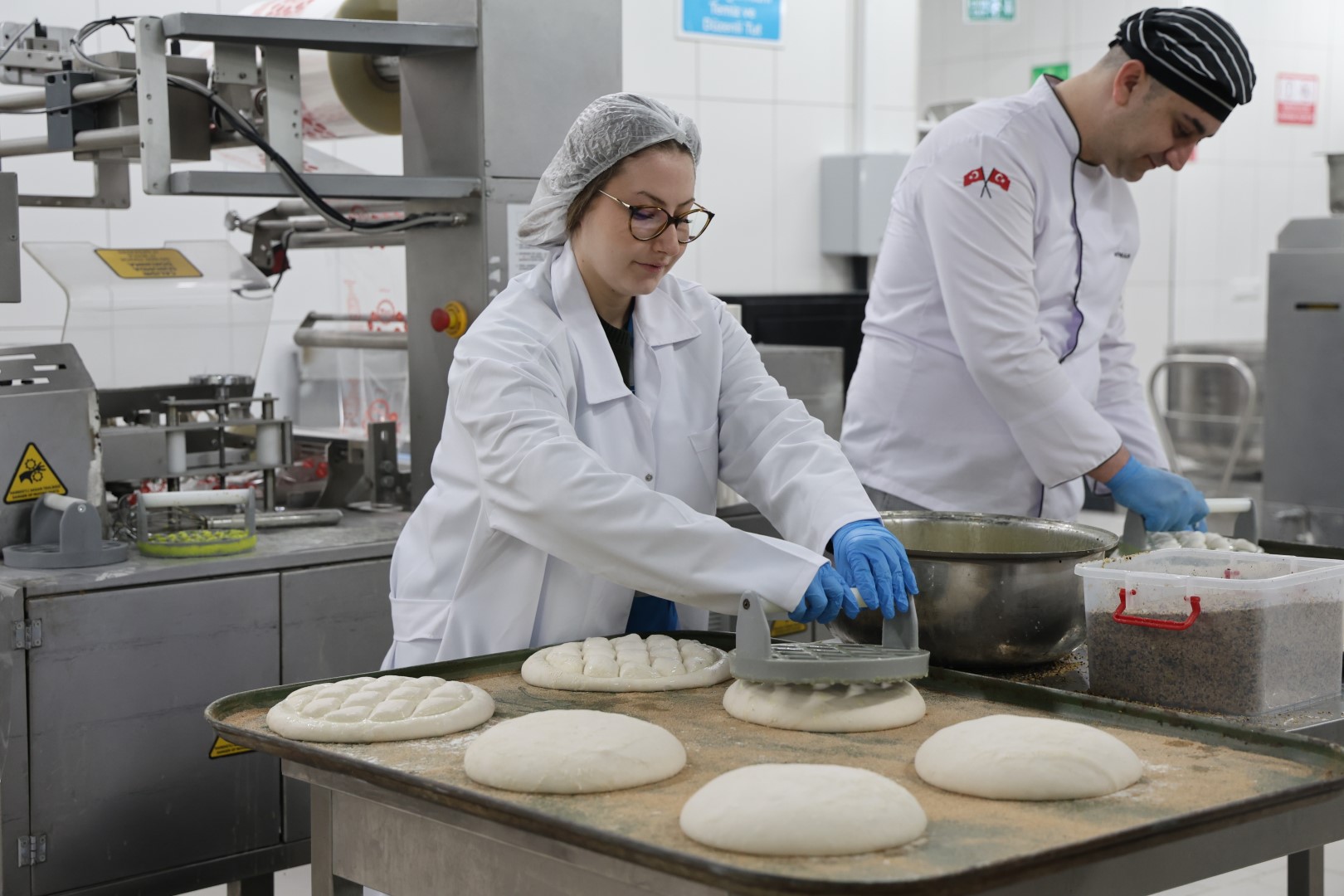 Kocaeli Büyükşehir Belediyesi öncülüğünde yürütülen “İyilik Kılavuzu Projesi” kapsamında sahaya