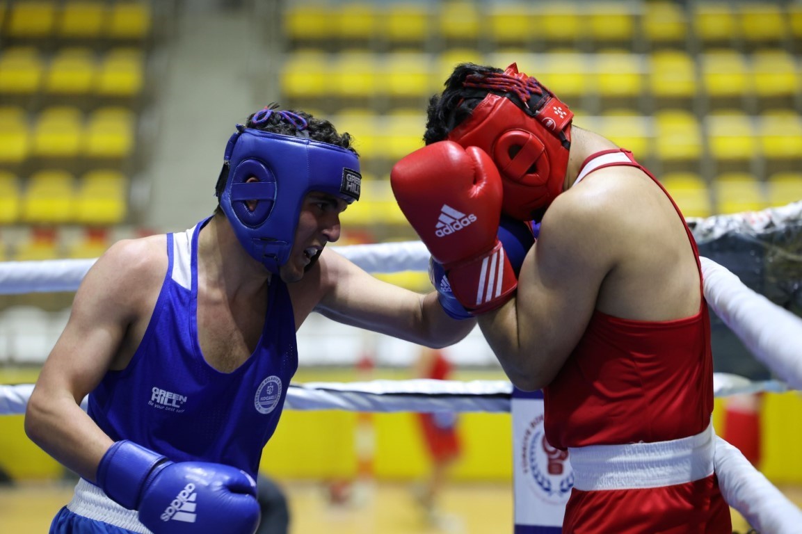 Kartepe Belediyesi’nin ev sahipliğinde düzenlenen İller Arası Yıldızlar Ferdi Boks