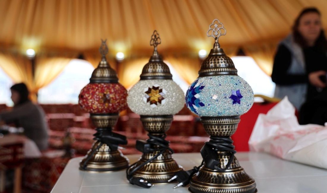 Kartepe Belediyesi tarafından Ramazan ayı kapsamında Kartepe Kent Meydanı’nda kurulan