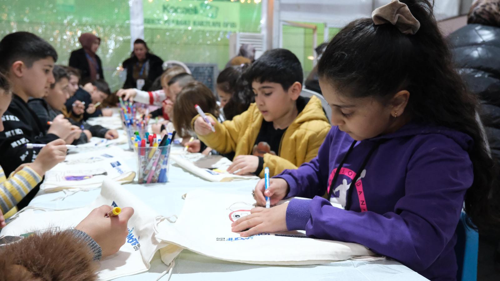 Kocaeli Büyükşehir Belediyesi tarafından Gebze Kent Meydanı’nda kurulan Ramazan Çadırı’nda