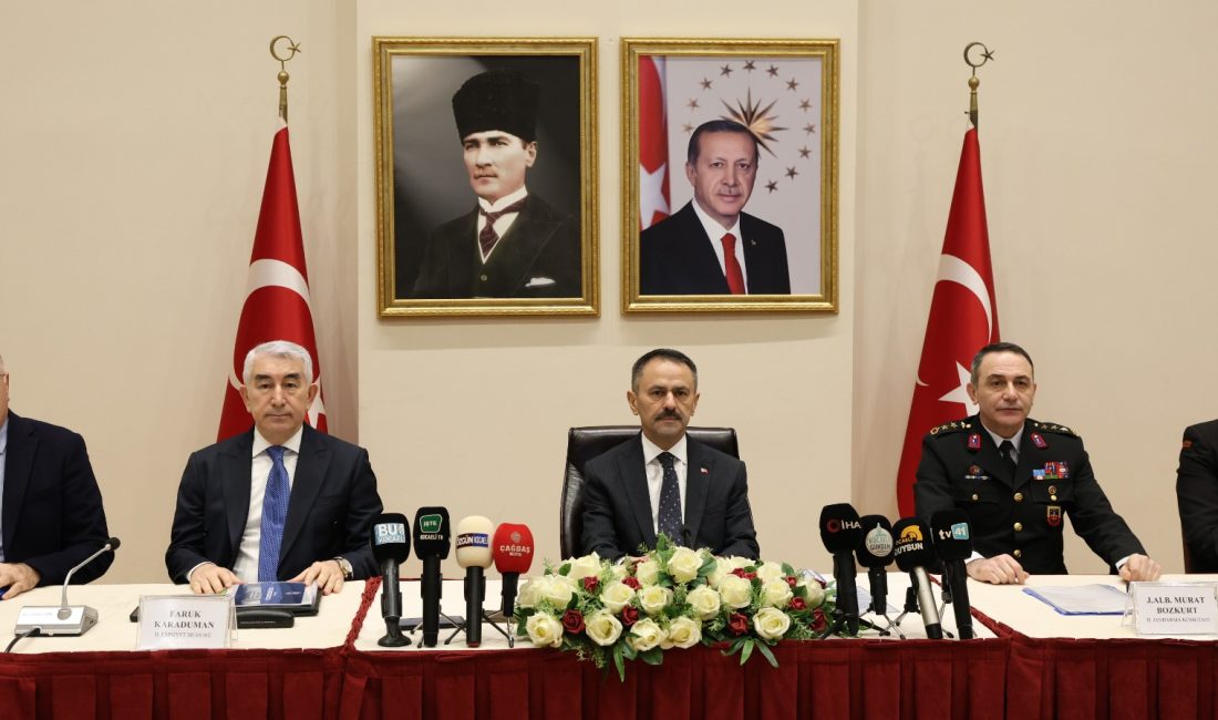 Kocaeli Valisi İlhami Aktaş başkanlığında toplanan İl Güvenlik, Asayiş ve