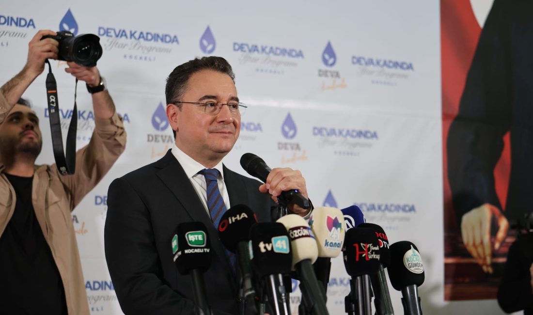 DEVA Partisi Genel Başkanı Ali Babacan, Kocaeli’nin Derince ilçesinde düzenlenen