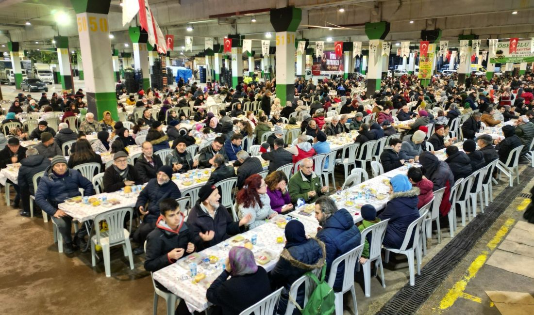 İzmit Belediyesi, Doğu Kışla Kapalı Pazar Alanı’nda düzenlenecek toplu iftar