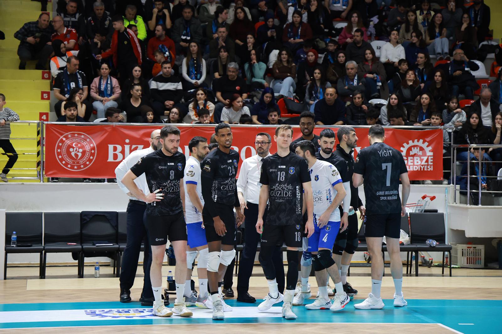 Türkiye Voleybol Federasyonu tarafından düzenlenen Efeler Ligi’nde 2025-2026 normal sezonu