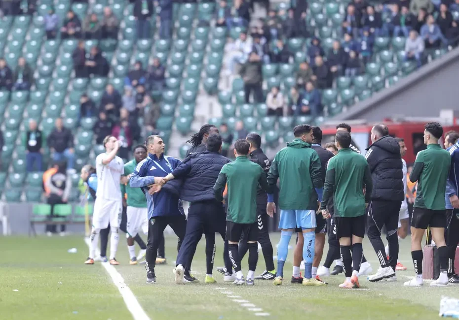 Kocaelispor, 14 Mart 2026’da oynanan Konyaspor mücadelesinin ardından farklı gerekçelerle
