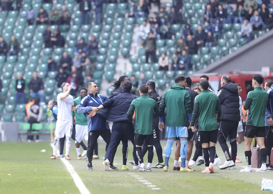 Kocaelispor, 14 Mart 2026’da oynanan Konyaspor mücadelesinin ardından farklı gerekçelerle