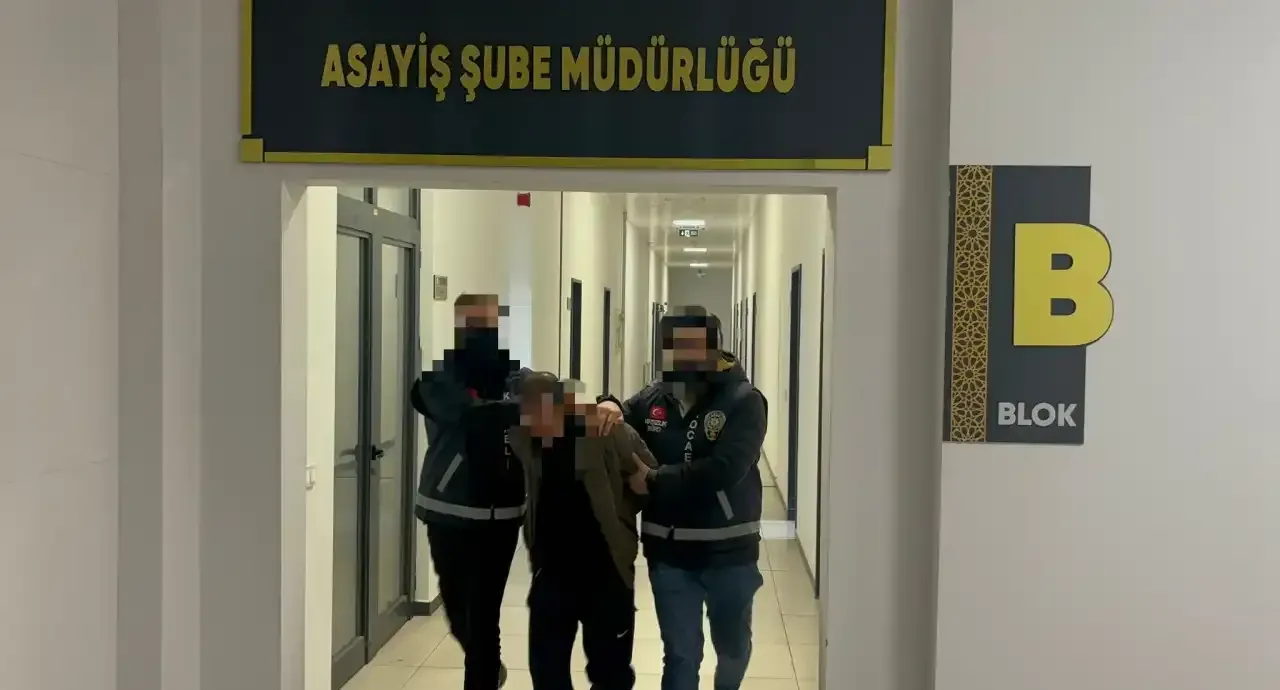 Kocaeli’nin Çayırova ilçesinde birlikte alkol alan iki kişi arasında çıkan