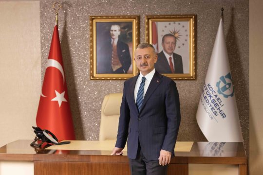 Kocaeli Büyükşehir Belediye Başkanı Tahir Büyükakın, Türkiye Büyük Millet Meclisi'nin