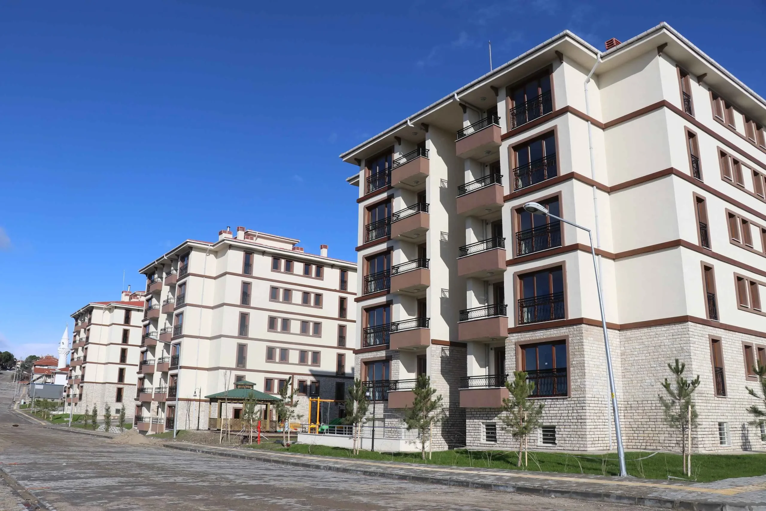 Ev sahibi olma hayali kuran binlerce vatandaşın gözü kulağı, hükümetin