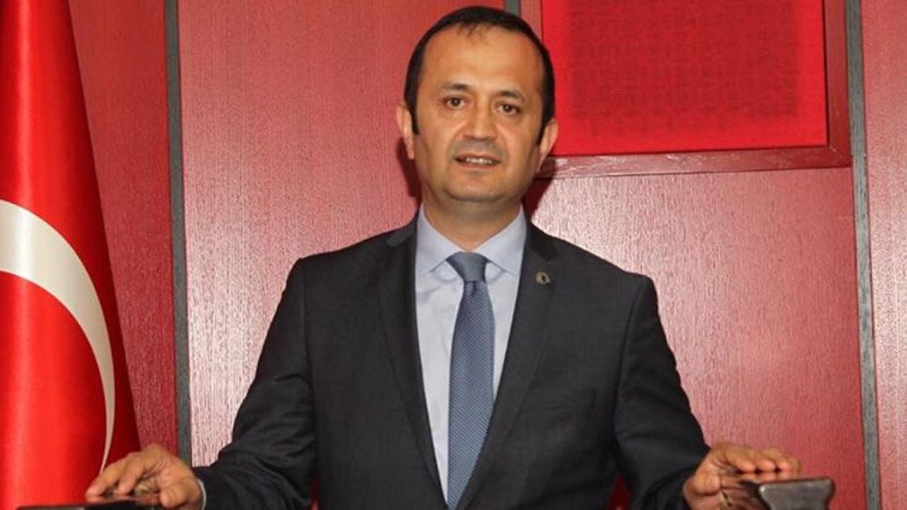 Kocaeli siyasetinin ve bürokrasisinin tanınan isimlerinden Yaşar Çakmak, kardeş acısıyla