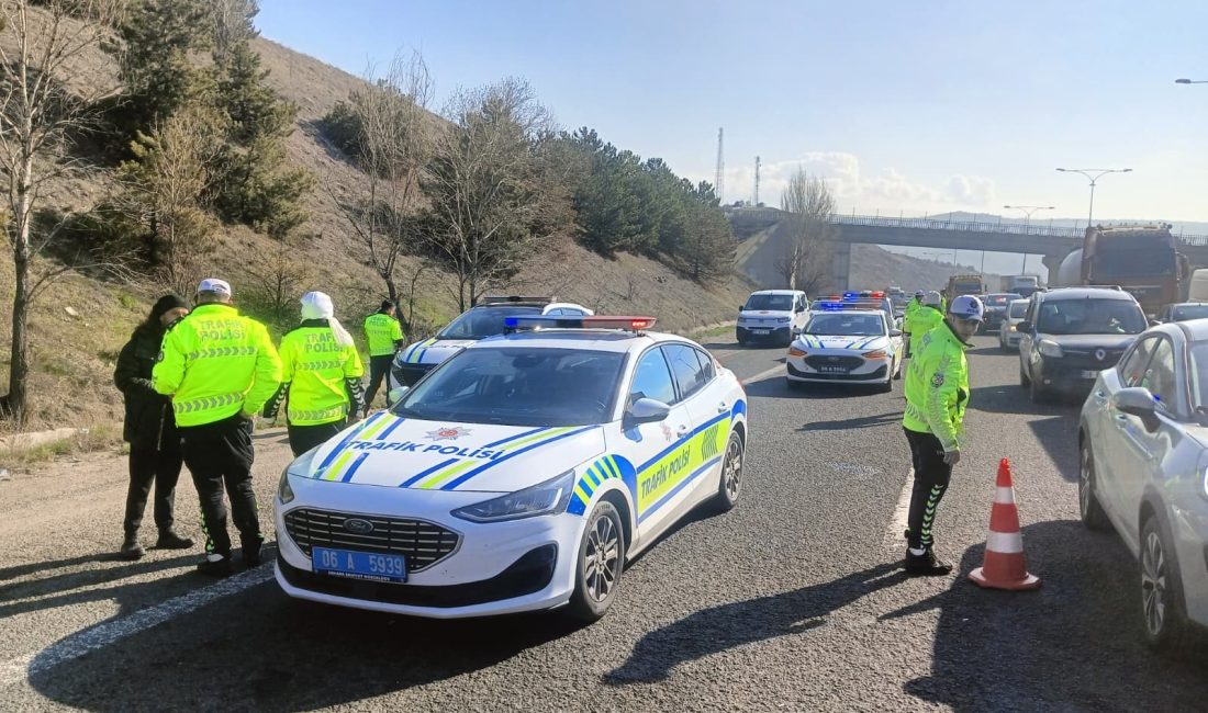 Ankara'da Kuzey Çevre Yolu'nda ters yöne giren aracın karşıdan gelen