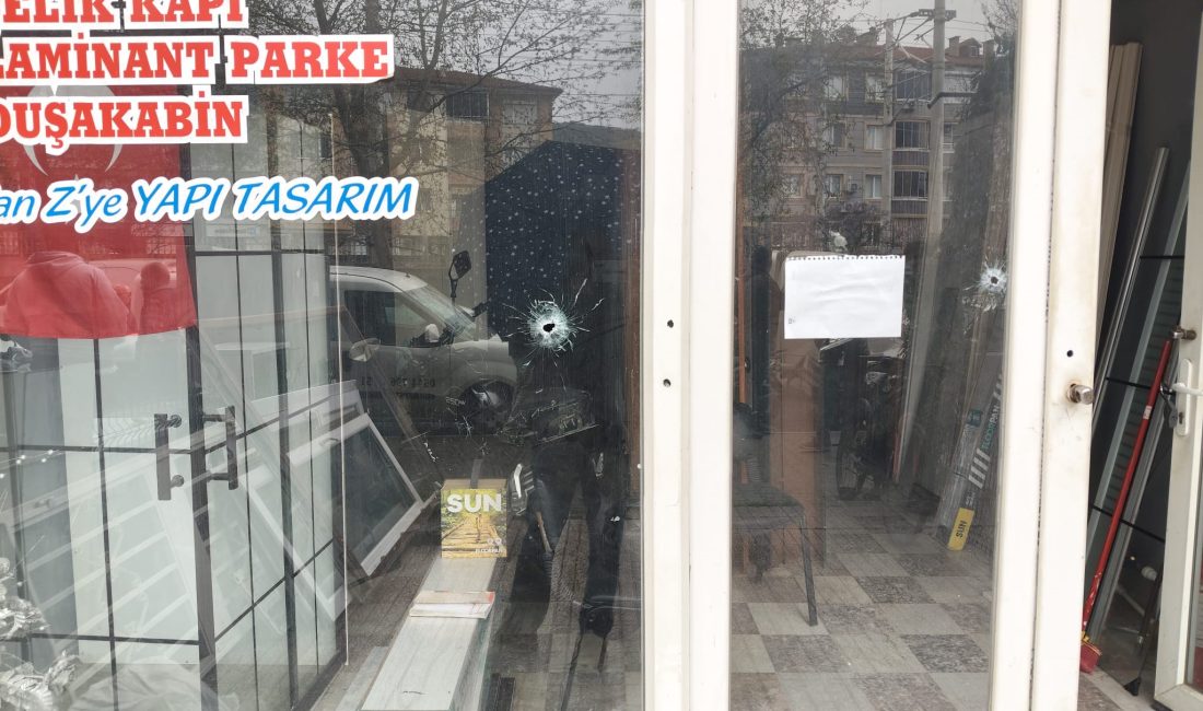 İzmir’in Selçuk ilçesinde bir iş yerine kimliği belirsiz bir kişi