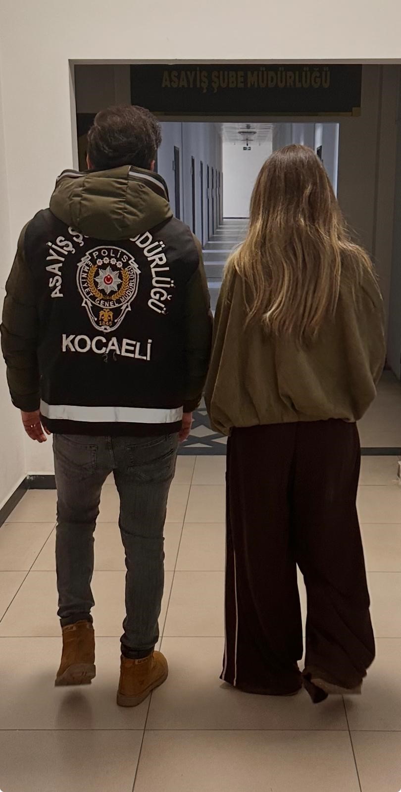 Kocaeli'de başkasına ait banka veya kredi kartlarını izinsiz kullandığı gerekçesiyle