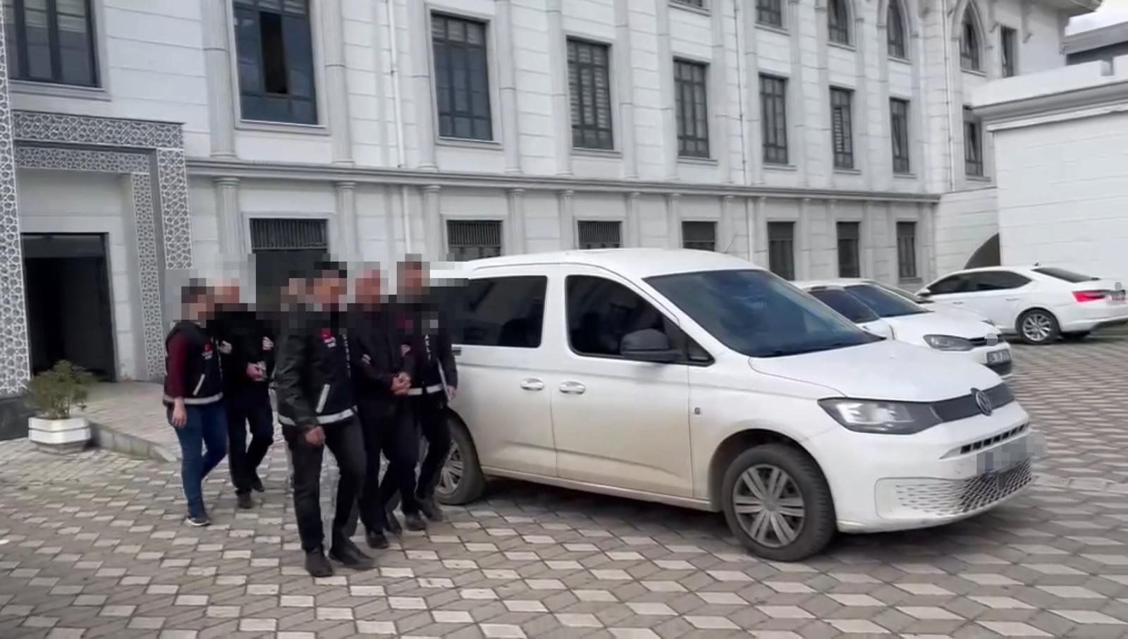 Kocaeli'nin İzmit ilçesinde eğlence mekanına düzenlenen ve 3 kişinin hayatını