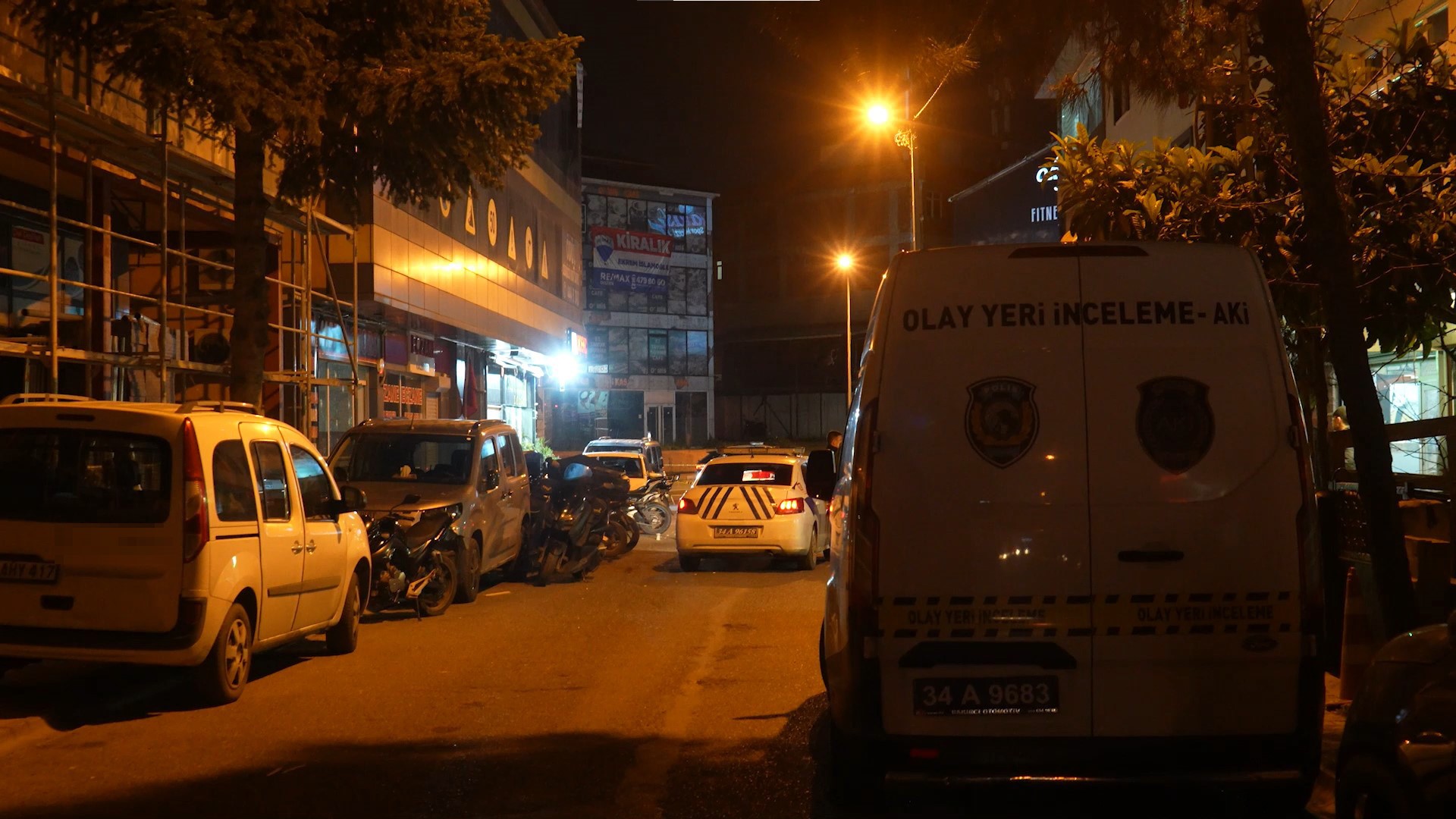 İstanbul Ümraniye’de aralarında husumet bulunduğu iddia edilen şahıslar, bir iş