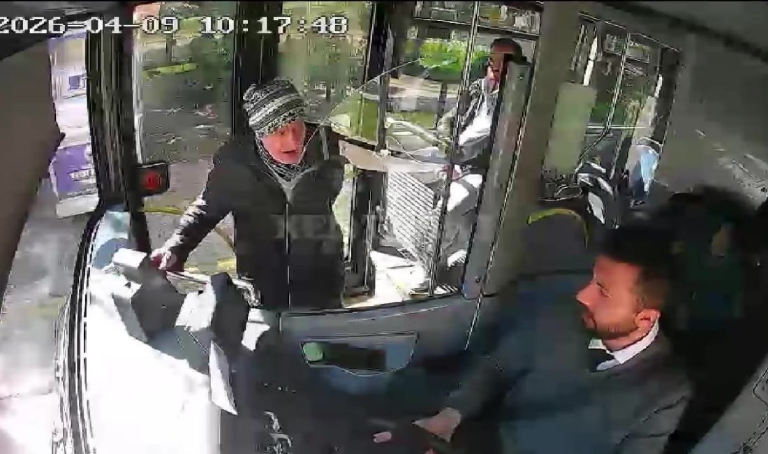 Kocaeli'de belediye otobüsü şoförünün, yaşlı vatandaşa eşlik ederek yolun karşısına