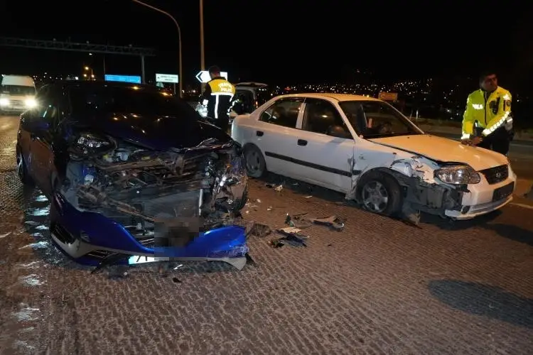 Kırıkkale’de sabah saatlerinde meydana gelen trafik kazasında, kırmızı ışık ihlali