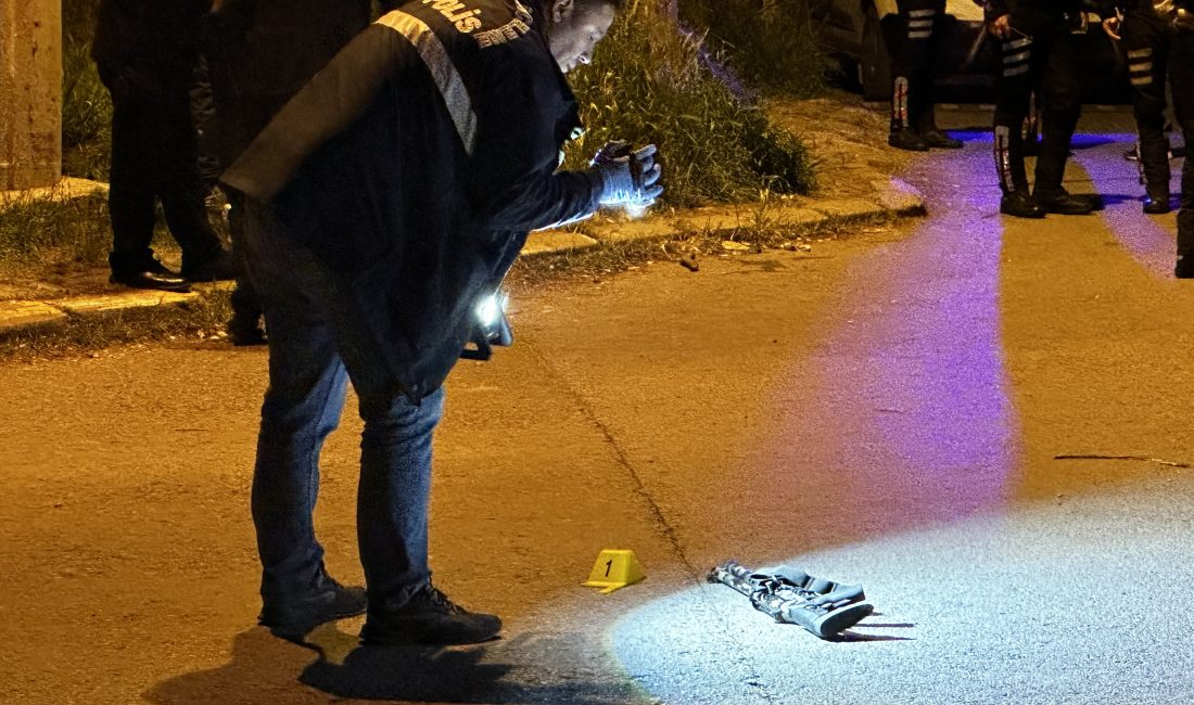 Sakarya'nın Adapazarı ilçesinde 3 sokak boyunca polisle çatışan şahıs, okul