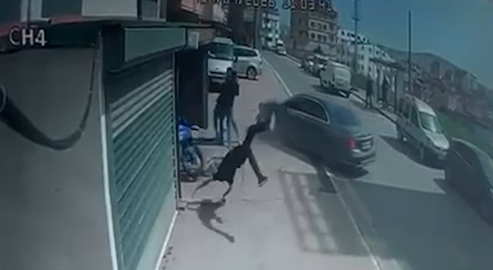 Kocaeli'nin Gebze ilçesinde bir şahıs, çocuğunu tehdit ettiğini iddia ettiği