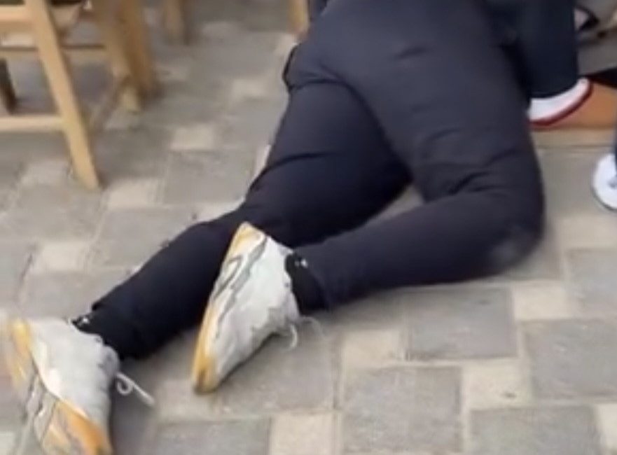 Balıkesir’in Altıeylül ilçesinde bir markete yönelik düzenlenen silahlı saldırıda, seken