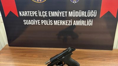 Kocaeli’nin Kartepe ilçesinde seyir halindeki bir araçtan rastgele açılan ateş,