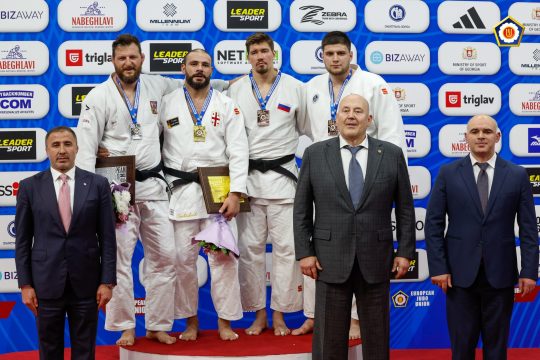 Kağıtspor, Nisan ayında katıldığı ulusal ve uluslararası organizasyonlarda birçok madalya