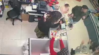Kocaeli'nin Kartepe ilçesinde markette özel gereksimli çocuğu tekme tokat darp