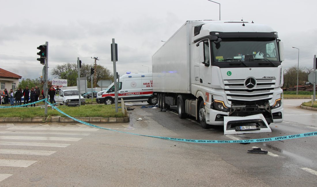 Amasya-Samsun kara yolunda meydana gelen feci kazada, bir tır ile