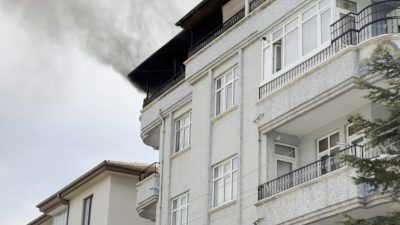 Aksaray’da bir apartmanın terasında çıkan yangın paniğe neden oldu. Yoğun