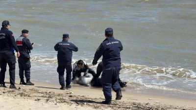 İstanbul Arnavutköy’de kıyıya vuran ve kimliği belirlenemeyen cesedin, yaklaşık 40