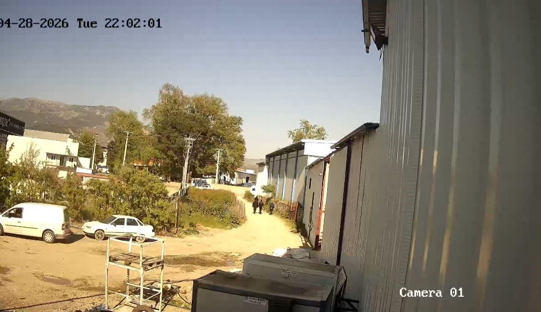 Bursa'nın Gürsu ilçesinde, bir ticari alacak davası nedeniyle hedef alınan