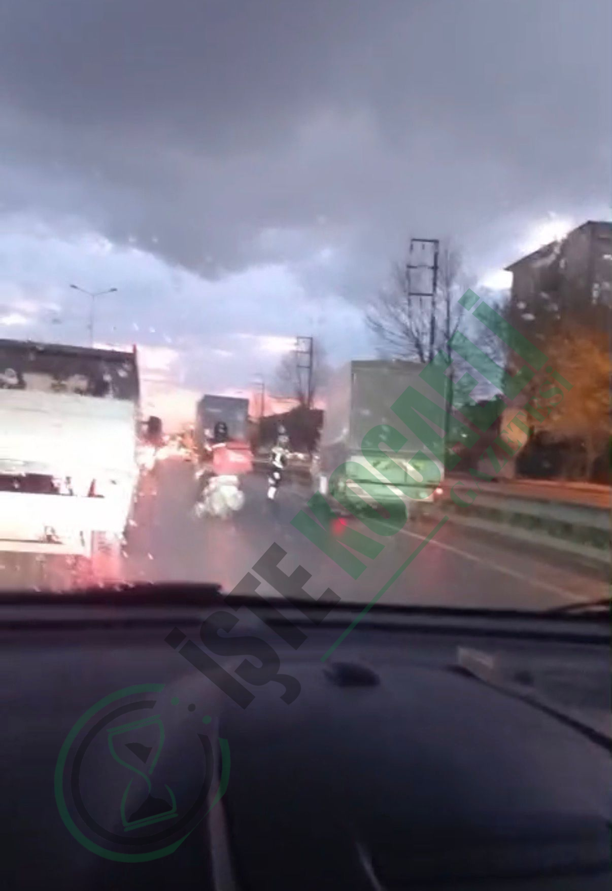 SON DAKİKA! Ekiplerin “dur” ihtarına uymayan sürücü, polis ekiplerinin kamyonun