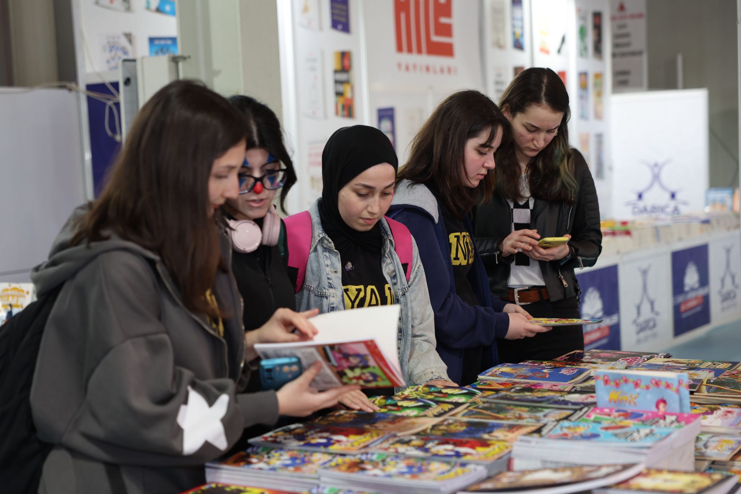 Darıca Belediyesi tarafından geleneksel olarak düzenlenen 5. Darıca Kitap Fuarı