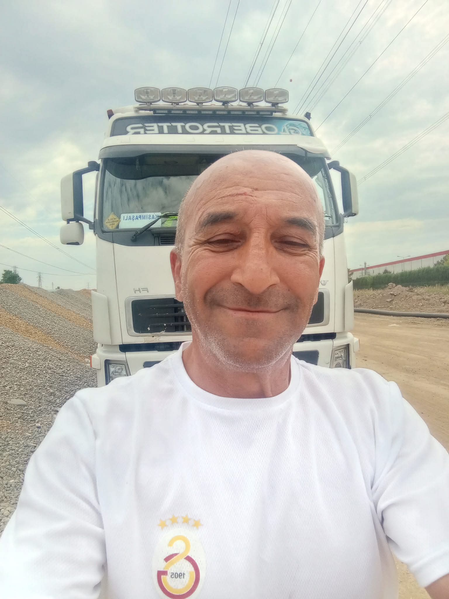 Sakarya’nın Adapazarı ilçesinde yalnız yaşayan uzun yol şoförü Sedat Tutkun,