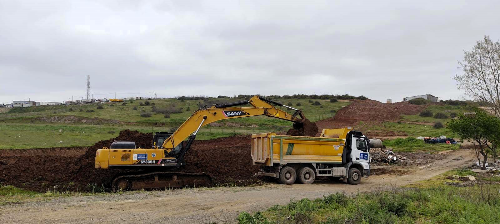 Büyükşehir Belediyesi, vatandaş talepleri ve imar planları doğrultusunda ulaşım yatırımlarını
