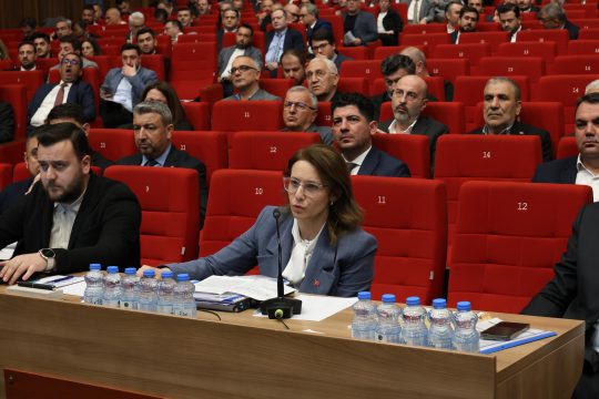 Kocaeli Büyükşehir Belediye Meclisi’nde komisyon üyeliklerine ilişkin gündem maddeleri görüşüldü.