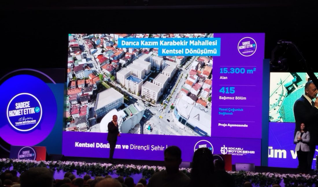 Kocaeli Büyükşehir Belediye Başkanı Tahir Büyükakın, “Sadece Hizmet Ettik” toplantısında