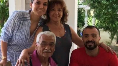 Türk pop müziğinin usta isimlerinden Demet Akalın, ailesinden gelen vefat