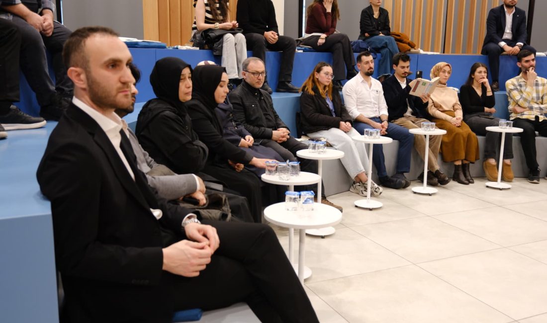 Kocaeli Büyükşehir Belediyesi’nin farklı temalarda düzenlediği “Milli İrade Sohbetleri”, gençleri
