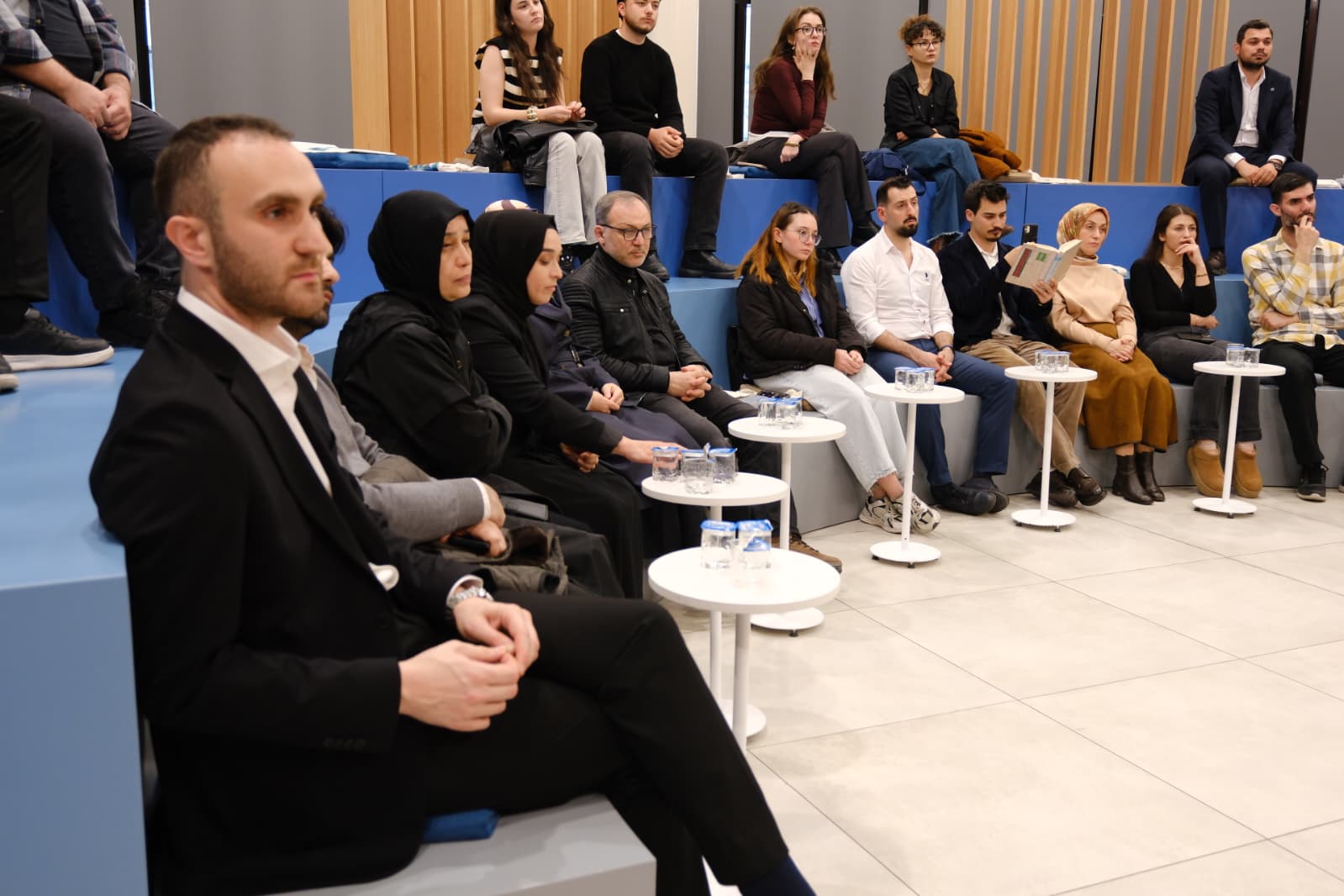 Kocaeli Büyükşehir Belediyesi’nin farklı temalarda düzenlediği “Milli İrade Sohbetleri”, gençleri