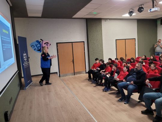 Kocaeli Büyükşehir Belediyesi Zabıta Dairesi Başkanlığı’na bağlı ekipler, öğrencilerin tüketici