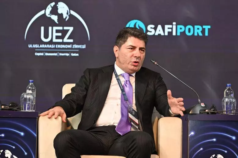 Kocaelispor’un göğüs sponsoru Safiport’un sahibi iş insanı Hakan Safi’nin, Fenerbahçe’nin