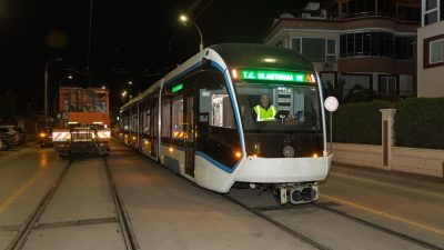 Kocaeli Büyükşehir Belediyesi, raylı sistem ağını her geçen gün güçlendirmeye