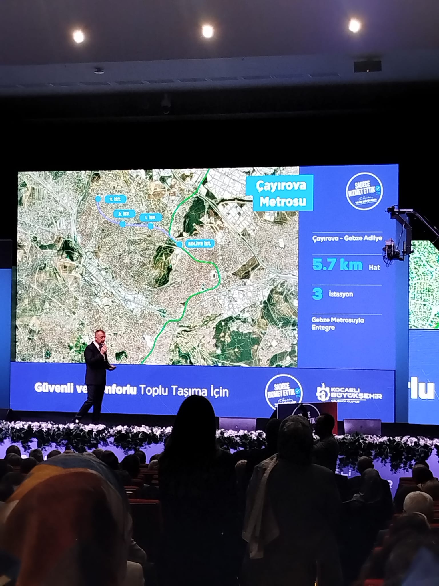 Kocaeli Büyükşehir Belediye Başkanı Tahir Büyükakın, “Sadece Hizmet Ettik” sunum