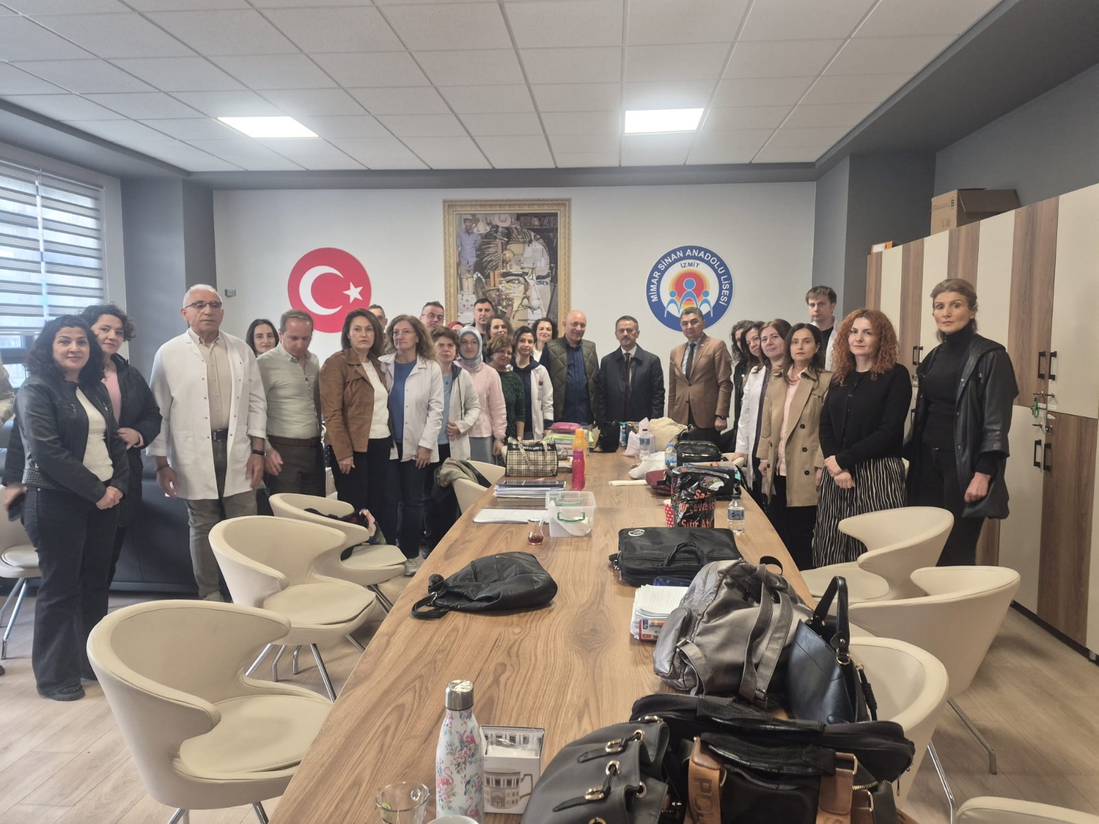 Kocaeli Valisi İlhami Aktaş, haftanın ilk mesai gününe İzmit Mimar