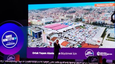 Kocaeli Büyükşehir Belediye Başkanı Tahir Büyükakın, “Sadece Hizmet Ettik” sunum