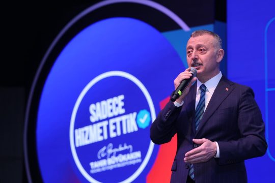 Kocaeli Büyükşehir Belediye Başkanı Tahir Büyükakın, “Sadece Hizmet Ettik” sunum