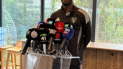 Kocaelispor’da Göztepe beraberliği sonrası açıklamalarda bulunan Massadio Haidara, yöneltilen sorulara